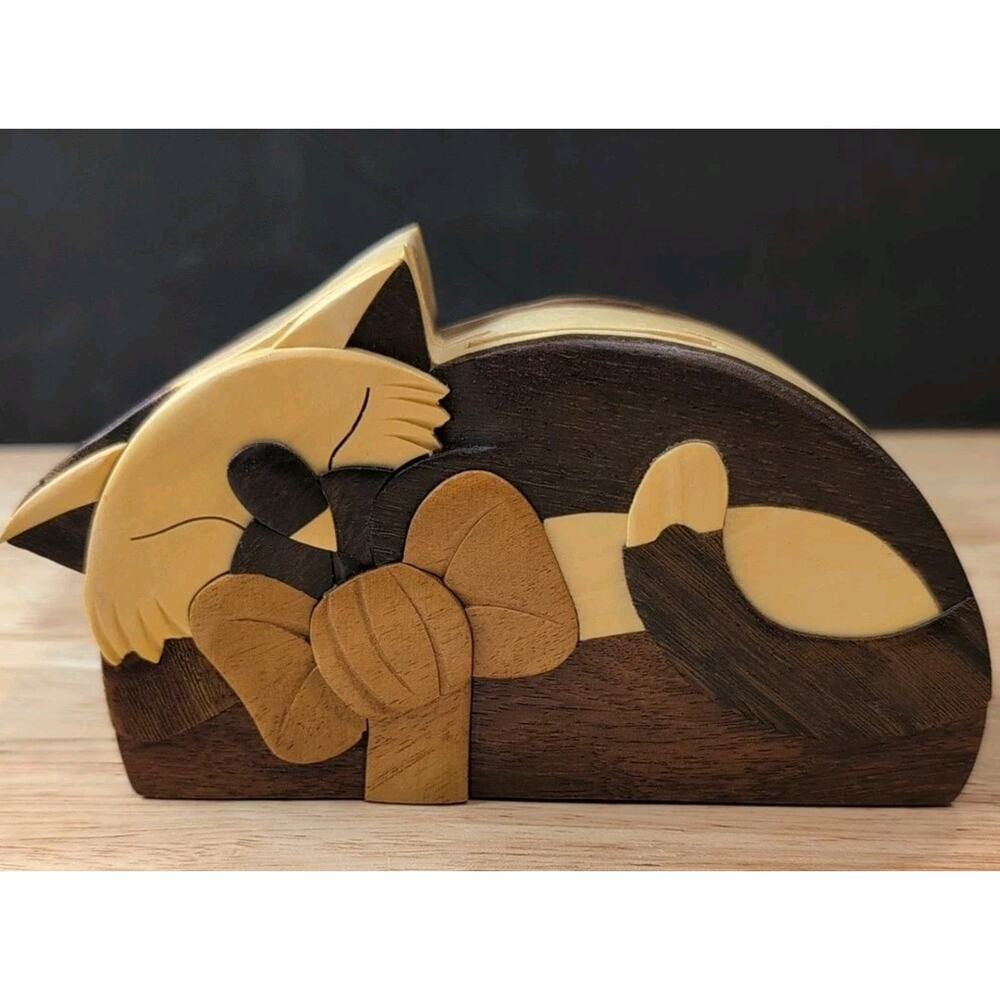 Sleeping Kitten CARVER DANS handcrafted Cat‎ Solid Wood Puzzle Trinket Box